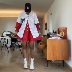 Nthabiseng (@itsnthabim) • Instagram photos and videos Street Style Outfits Casual, Fall Fit, Streetwear Fashion Women, Gaming Clothes, Fashion Lookbook, Street Style Outfit, Look Fashion, Streetwear Fashion