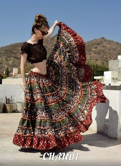 Vetement Hippie Chic, Rachel Brice, Boho Fall Outfits, Rajasthani Dress, Black Pinterest, Indian Skirt, Long Skirt Outfits, Estilo Hippie, Rock Outfit