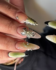 Green Orchid Nails, Floral Nail Design, Green Orchid, Summery Nails, Y2k Nails, Classy Acrylic Nails, Luxury Nails, Fire Nails, Dream Nails