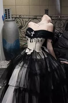 Black/White Ruffle Hanayome Lace Lace-Up Gothic Plus Size Lolita Jsk – LolitaInside Black Romantic Dress, Black Dresses Fancy, Gothic Homecoming Dresses, Goth Dresses Formal, Gothic Dress Aesthetic, Simple Gothic Outfits, Gothic Clothing Aesthetic, Goth Lolitas, Plus Size Gothic Fashion