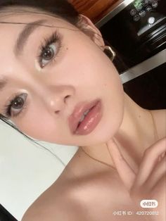 Asia Makeup Look, Cool Tone Makeup Looks Natural, Natural Tone Makeup, Kpop Idol Makeup Look, Makeup Thailand, Thai Makeup, Warm Tone Makeup, Skin Tone Makeup, Asian Makeup Looks