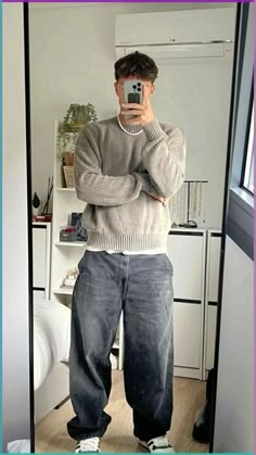 Winter Outfit Inspo Men, Boy Outfit Inspo Aesthetic, Outfit Inspo Men Winter, Men Outfit Ideas Aesthetic, 2024 Outfits Men, Outfit Uomo Streetwear, Street Style Men Aesthetic, Outfit For Boys Aesthetic, Black And Grey Outfit Men