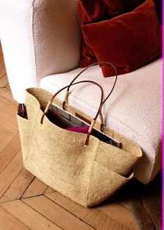 Bag Women Fashion, Raffia Bag, Woven Raffia, Straw Bags, Basket Bag, Big Bags, Woven Bag, Parisian Style, Paloma