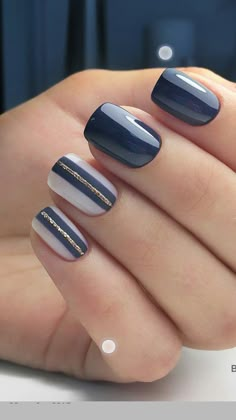 Minimal Nails 2023 Trends, Denim Look Nails, Denim Blue Gel Nails, Denim Blue Nails Acrylic, Denim Blue Nail Designs, Trendy Spring Nails Acrylic, Simple Elegant Nails Short, Blue Elegant Nails, Sns Nails Designs Ideas