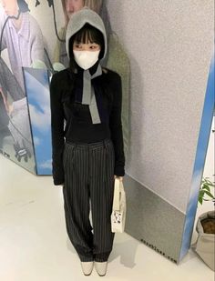 Dickeys Pants Outfits, Korean Fashion Outfits, Korean Outfits, Casual Elegance, Minimal Fashion, Types Of Fashion Styles, Casual Fits