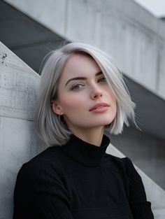 4 Elegant Two Tone Hair Color Highlights for a Fresh Look Summer Blonde Hair Color, Two Tone Hair Color, Hair Color Silver, Mascara Eyes, Ombre Hair Color Ideas, Two Tone Hair, Summer Blonde Hair, Summer Blonde, Color Highlights