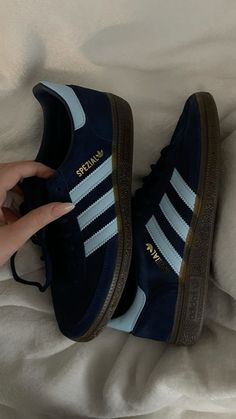 #adidas #shoes #style #trends #blue @violaashbn Adidas Spezial Blue, Addias Shoes, Adidas Aesthetic, Adidas Spezial