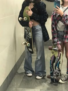 Skate Aesthetic Outfits, Skateboarding Outfits, Skateboard Outfit, Skater Fits, Skate Outfit