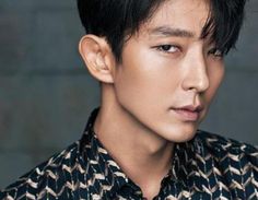 Learn about the top 10 hottest Korean actors, including handsome talents like Lee Joon-gi, Lee Jong-suk, and Song Joong Ki. Celebrity Kdrama, Most Handsome Korean Actors, Native American Actors, Gu Family Books, Ben Johnson, Big Bang Top, Korean Male Actors, G-dragon, Hallyu Star