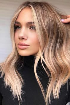 Best Blonde For Pale Skin, Natural Blonde, Dirty Blonde Hair, Brunette Balayage Hair, Honey Blonde Hair, Red Lehenga, Blonde Hair Looks, Hair Balayage, Hair Shades