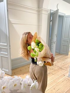 Matilda Djerf Home, Matilda Djerf, Nothing But Flowers, Flower Therapy, Aesthetic Women, Always Smile, Photo Op, Summer Baby