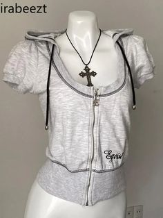 American Vintage Style Short Sleeve T Shirt Waist Design Advanced Sense Gray Hooded Top Summer Depop Clothes Y2k, Gothic Aesthetic Clothes, 2000 Tops, 2000s Japanese Fashion, Outfits Y2k, Hooded Top, Tokio Hotel, Hooded Tops, Top Summer