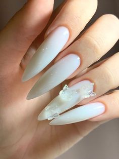 Nails With Butterflies, Minimalist Nails, Dress Makeup, White Butterfly, Pretty Acrylic Nails, Aesthetic Grunge, Nail Manicure, French Nails