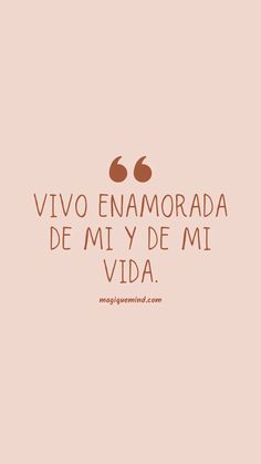 a pink background with the words vivo enamoorada de miy de mi vivid