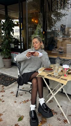 Fall Oxford Shoes Outfit, Cheetah Skirt Outfit Winter, Soft Grunge Fall Outfits, Loafers Dress Outfit, Loafer Heels Outfit, Lace Skirt Outfit Ideas, Ruffle Socks Outfit, Outfits With Loafers, Platform Loafers Outfit