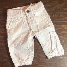 Baby Gap White Pull On Baby Pants #Babygap #Gap #Pullonpants #Familyphotos #Beach #Summer #Spring #Easter Baby Pants, Spring Easter, Baby Gap, Beach Summer, Pants Color, Pull On Pants, Kids Bottoms, Family Photos, Gap