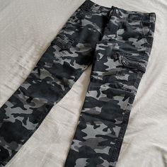 Black And Gray Camo Cargo Pants, Straight Leg, Back Pockets. Brand New With Tags Black Camo Pants, Grey Camo Pants, Camo Pants Men, Cargo Pants Outfit Men, Burgundy Joggers, Boys Khaki Pants, Boys Cargo Pants, Cargo Pants Color, Camouflage Cargo Pants