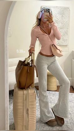 Pink Pilates princess outfit 🤍🎀 Summer Retreat Outfits, Pilates Princess Outfit, Princess Aesthetic Outfits, Best Ways To Earn Money, Spa Retreats, Ways To Earn Money Online, Princess Outfit, Pink Pilates Princess, Rich Aesthetic