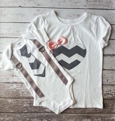 This set includes t-shirt for big sister and tie onesie with suspenders for little brother, both in short sleeves. Onesie Sizes (Carters brand): Diy Gifts For Brother, Gifts For Brother From Sister, Big Sister Little Brother, Tie Onesie, Child Fashion, Big Sister Gifts, Shirt Bodysuit