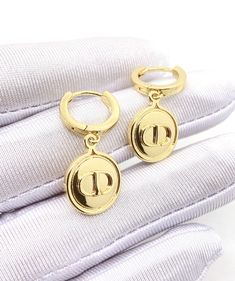 1:1 REPLICA JEWELRY   CD’ signature  Gold-finish metal  Hook clasp  Sold as a pair Cd Earrings, Replica Jewelry, Hook Clasp, Metal Hooks, Earrings Gold, Gold Finish, Gold Earrings, Cd, Gold