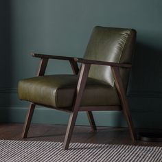 Heritage Green Leather Armchair – Wood Frame & Retro Design - Decor interiors Mid Century Leather Armchair, Green Leather Chair, Luxury Arm Chair, Wooden Armchair, Leather Accent Chair, Mid Century Armchair, Modern Accent Chair, Vintage Interiors, Velvet Armchair