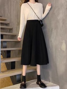 Olivia Mark - Black High-Waisted Midi Skirt with Wide Flared Hem Tan Leather Skirt, Midi Skirt Casual, Umbrella Skirt, Skirt Medium, Skirts Midi High Waisted, Knit Midi Skirt, Homecoming Dresses Black, Half Skirt, Black High Waist