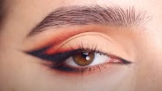 Fox Eyeshadow Makeup, Fire Eyeshadow Makeup Ideas, Flame Inspired Makeup, Flame Graphic Liner, Fire Graphic Liner, Flames Eye Makeup, Fire Makeup Look Easy, Halloween Eyeliner Hooded Eyes, Flames Eyeliner