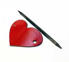 Leather Hair Accessories, Leather Ideas, Heart Hair, Great Gifts For Women, Hair Slide, Hand Tooled Leather, Tooled Leather, Hair Barrettes, Leather Tooling