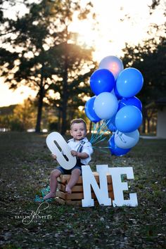 One year old Photoshoot for boys. Kids photographer I Year Old Photo Shoot, Photoshoot Ideas For One Year Old, Two Year Old Photo Shoot Ideas, 2 Year Photos, Baby Boy Photoshoot Ideas 1 Year, Prebirthday Photoshoot Ideas, One Year Old Boy Photoshoot Ideas, One Year Old Photo Shoot Ideas, One Year Old Baby Boy Photoshoot