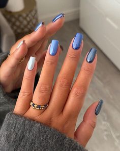 #trendingsummernails #nailssummer #naildesignssummer #summernaildesigns #summernails #summernails2022colortrends #summernails2022 #summernails #nailssummer #summernailsinspiration #summer2022nails #nails Nagel Tips, Nail Colors Winter, Smink Inspiration, Her Nails, Winter Nail Designs, Short Acrylic Nails