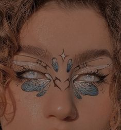 Graphic Eyeliner Makeup Looks, Crazy Graphic Liner, Fairy Graphic Liner, Deer Inspired Makeup, Butterfly Graphic Liner, Graphic Makeup Ideas, Intricate Eyeliner, Saturn Makeup, Fantasy Makeup Ideas Creative