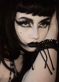 Trad Goth Makeup Dark Skin, Goth Rock Makeup, Goth Makeup Thick Eyebrows, Goth 80s Makeup, Witchy Goth Makeup, Goth Women Makeup