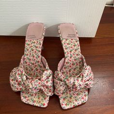 Adorable Floral Heels With A Bow Feminine Kitten Heels With Block Heel For Spring, Spring Feminine Kitten Heels With Block Heel, Feminine Spring Kitten Heels With Block Heel, Heels With A Bow, Whimsical Shoes, Girl Money, Ballet Heels, Floral Heels, Jeffrey Campbell Shoes