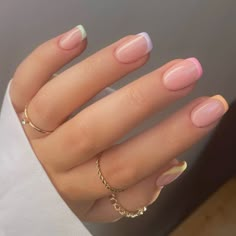 See more nail arts inspiration and tutorial in this Simple Gel Nails, French Tip Acrylic Nails, Casual Nails, Cute Gel Nails, Pastel Nails, Stiletto Nails