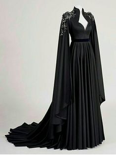 Medieval Black Dress, Black Medieval Gown, Night Court Fashion, Dark Queen Dress, Black Medieval Dress, Dresses With Long Sleeves, Baju Kahwin, Pageant Gown, Chique Outfits