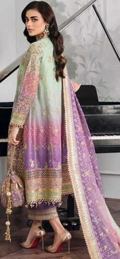 Bridal Dupatta, Asian Designers, Pakistani Party Wear, Kurta Dress, Printed Dupatta, Party Wear Lehenga