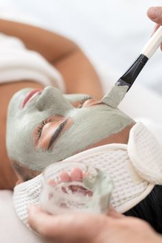 The Best Facial Treatments to Get If It's Been a While Luxury Facial Aesthetic, Facial Appointment, Summer Branding, Luxury Facial, Branding Images, Massage Dos, Pimples Under The Skin, Spa Facial