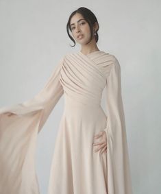 Modest Gowns Evening Classy, Bried Dress, Soiree Dresses For Hijab Classy, Hijabi Engagement Dress, Modest Fashion Outfits Classy, Elegant Modest Dresses, Modest Elegant Dresses, Modest Evening Gowns, Elegant Silk Dresses