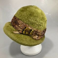 Duchess Olive Green Faux Furry Hat Feather Hatband Made in Italy Vintage  | eBay Natural Linen Pants, Duchess Dress, Dress Everyday, Women Hats Fashion, Italy Vintage, Warm Winter Hats, Vintage Hats, Emerald City, Flower Hats