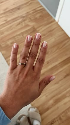 Chrom french nails Chrome Over French Tip Nails, Chrome French Tip Short Nails, Short French Tip Acrylic Nails Chrome, Short Square Gel Manicure, Short French Nails Chrome, French Tip On Real Nails, Short French Nails Natural, Short Natural French Tip Nails, Chrome French Tip Nails Square