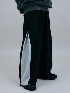 Composition : Cotton 65%, Polyester 35%Country of Origin : Republic of Korea Men’s Sweatpants, Football Sweatpants, Men Sweatpants, Sweatpants Black, Balloon Pants, Athletic Fashion, Men's Sweatpants, Random Stuff, Black Pants