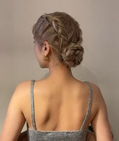 Figure Skating Hair, Hairstyles 2024, Bun Hairstyle, Work Hairstyles, Hair Up Styles, Penteado Cabelo Curto, Dutch Braid, Aesthetic Hair