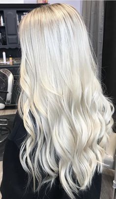 Scalp Bleach Blonde, Icey Blonde, 2024 Manifesting, Platinum Blonde Balayage, Tinsel Hair, Perfect Blonde Hair, Bright Blonde Hair, Short Hair Highlights, Feminine Clothing