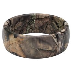 Groove's Original Mossy Oak Camo Ring - Breakup Country was created to keep you looking good while taking on your adventure! Made of a high elastomer blend, these rings are made to be as comfortable as possible. Our partnership with Mossy Oak has allowed us to create designs never before seen on rings Our one of a kind grooves allow breathability and comfort like you've never seen before. Engineered to keep air in and moisture out, this ring is perfect for anyone. Our Camo bands provide flexibil Rubber Rings For Men, Rubber Rings Wedding, Camo Rings, Brown Ring, Round Wedding Band, Brown Rings, Life Ring, Camo Wedding, Country Rings