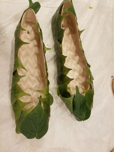 Dryad Costume Diy, Fairy Shoes Diy, Ren Fair Fairy Costume, Fairy Ideas Costume, Fairy Diy Costume, Fairy Costume Ideas Diy, Fairy Cosplay Costumes, Diy Fairy Costume, Leaves Costume