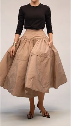 Circle Skirt Outfits, Big Skirt, Drop Waist Skirt, Crinoline Skirt, Puffy Skirt, Trendy Wedding Hairstyles, A Skirt, Fashion Mistakes, Beautiful Skirts