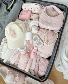 Pinkpilatesprincess Aesthetic, Coquette Sleepover, Mira Daisy, Coquette Travel, Pc Photo, Cute Suitcases, School Bag Essentials, Community Hospital, Inside My Bag