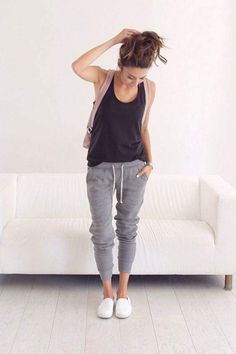 Sporty Hair, Casual Mom Style, Outfits Sporty, Mom Wardrobe, Mode Tips, Joe Montana, Comfy Casual Outfits, Top Fashion Bloggers, Stylish Mom