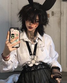 Millions Of Followers, Short Grunge Hair, Alt Outfits, Hair Inspiration Short, Alternative Hair, Grunge Hair, Alternative Outfits, Samara, Really Cute Outfits