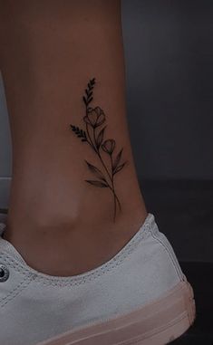 Pretty Female Tattoo Ideas, Tattoo Ideas On Ankle For Women, Filled In Tattoos Black, Woman Ankle Tattoo Ideas, Tattoos W Meaning, Los Temerarios Concert Outfit, Flower Tattoo On Ankle For Women, Name Tattoo On Ankle, 2005 Tattoo Ideas Female